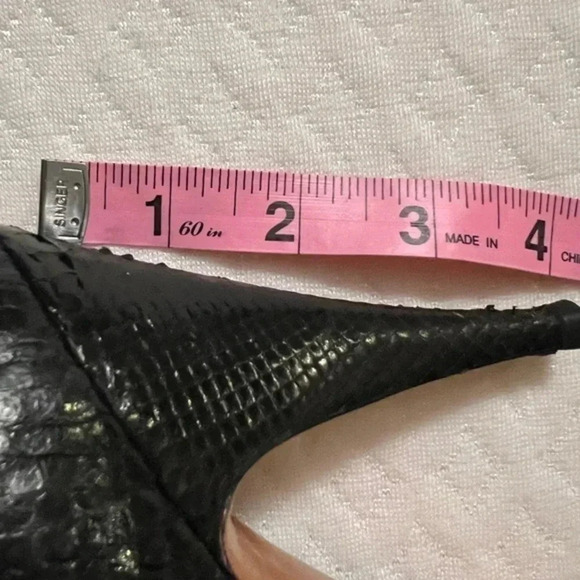 Neiman Marcus Black Animal Skin Heels —-Size 10 N - Picture 5 of 6